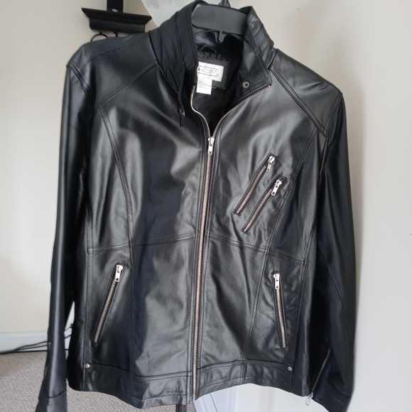 Via Accent Jackets & Blazers - Women Leather Jacket